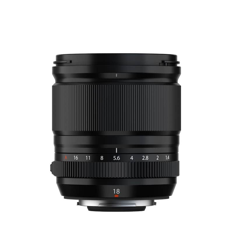 Fujinon XF18mm F1.4 R LM WR Objektiv auf weißem Hintergrund.