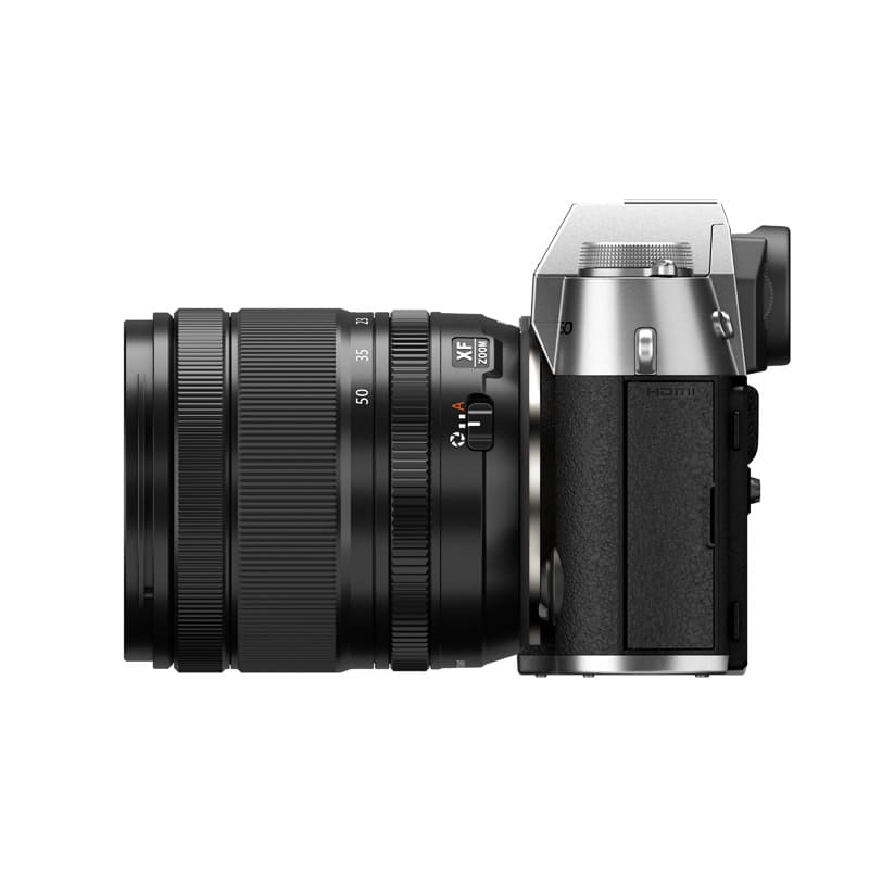Fujifilm X-T50 Kamera mit XF16-50mm Objektiv in Silber.