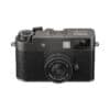Fujifilm X-HF1 Kamera in Anthrazit, kompakt und modern.
